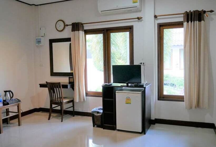 בית מלון כפרי Pattana Resort