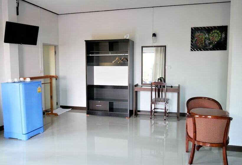 בית מלון כפרי Pattana Resort