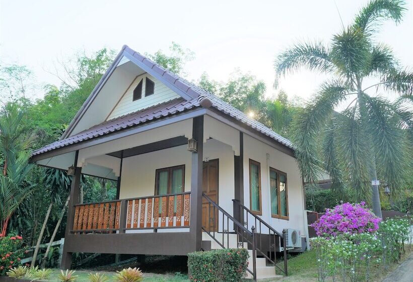 בית מלון כפרי Pattana Resort