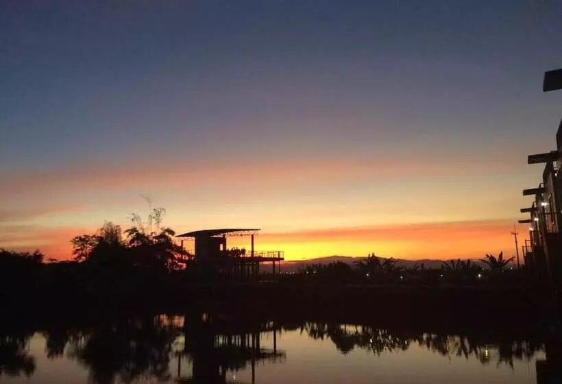 ホテル Rung Chiangrai Resort