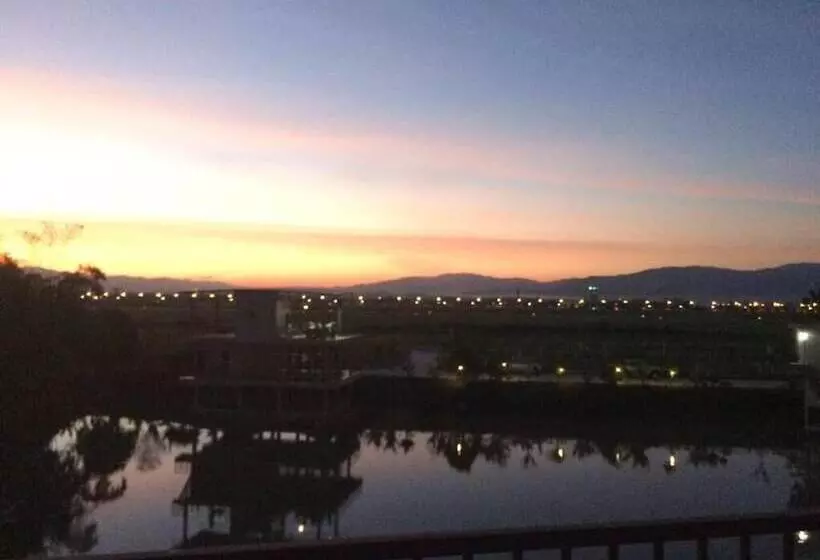 ホテル Rung Chiangrai Resort