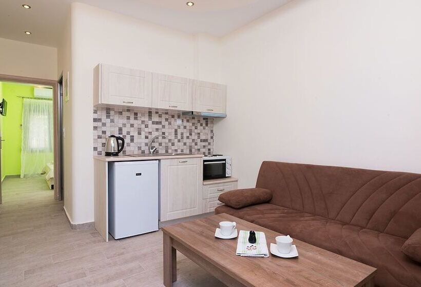 פנסיון Lena Apartments