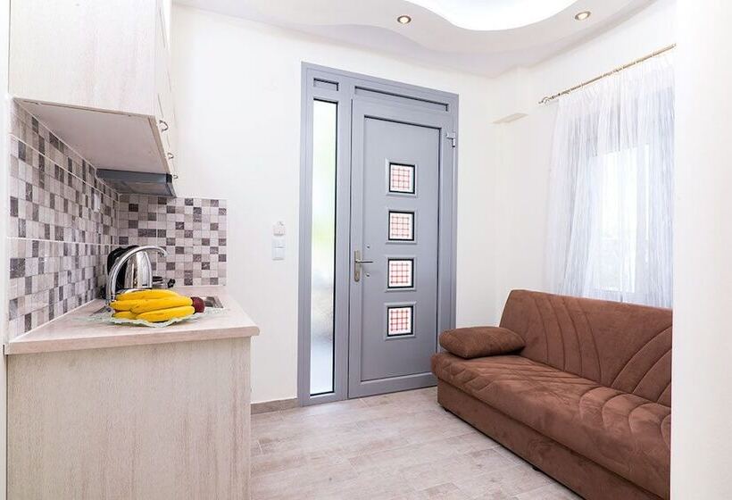 פנסיון Lena Apartments