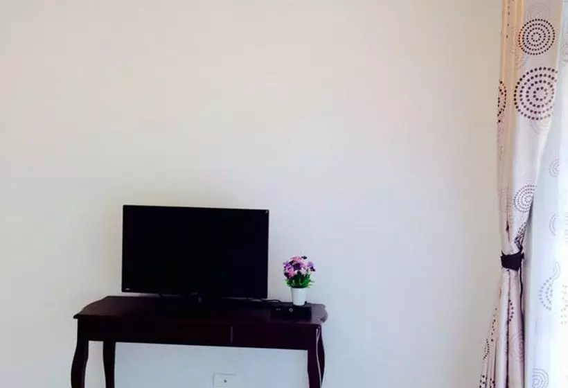 Majatalo Srisawad River Side