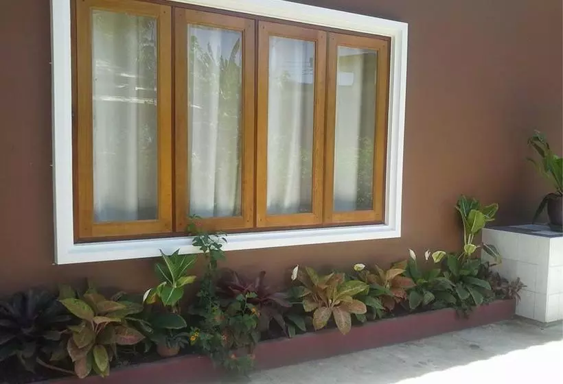 Majatalo Srisawad River Side