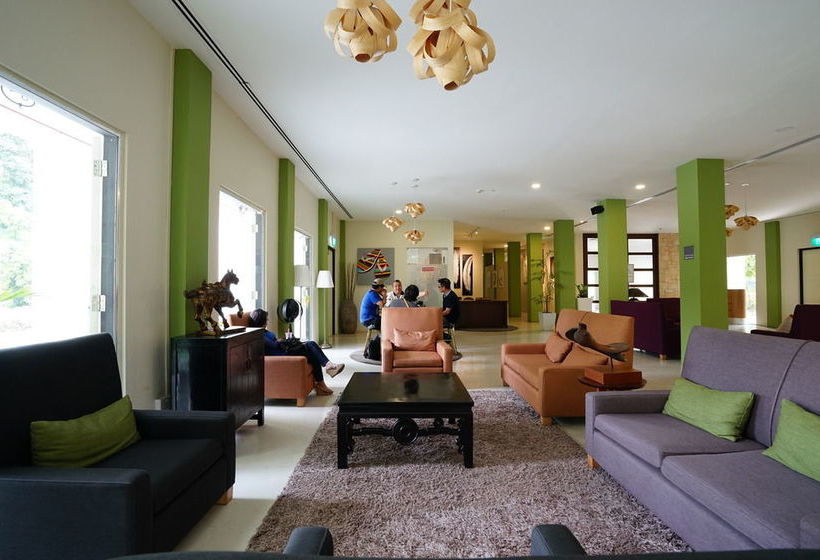 هتل Zen Rooms Changi Village