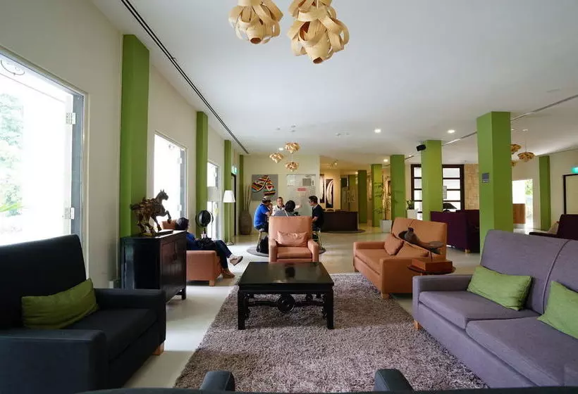 هتل Zen Rooms Changi Village