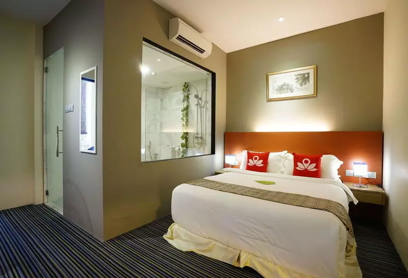 هتل Zen Rooms Changi Village