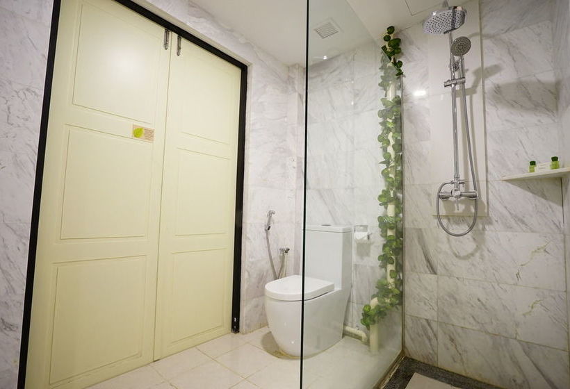 هتل Zen Rooms Changi Village