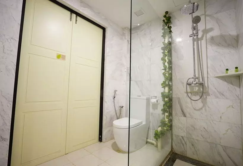 هتل Zen Rooms Changi Village