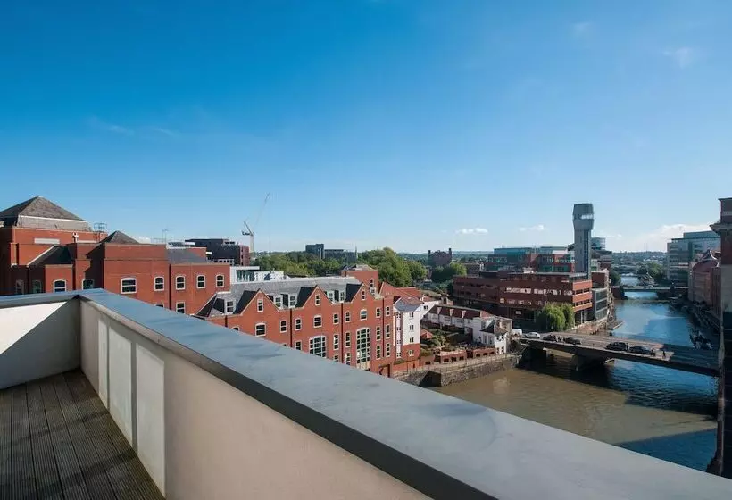 Cleyro Serviced Apartments   Finzels Reach