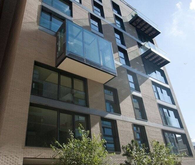 Cleyro Serviced Apartments   Finzels Reach