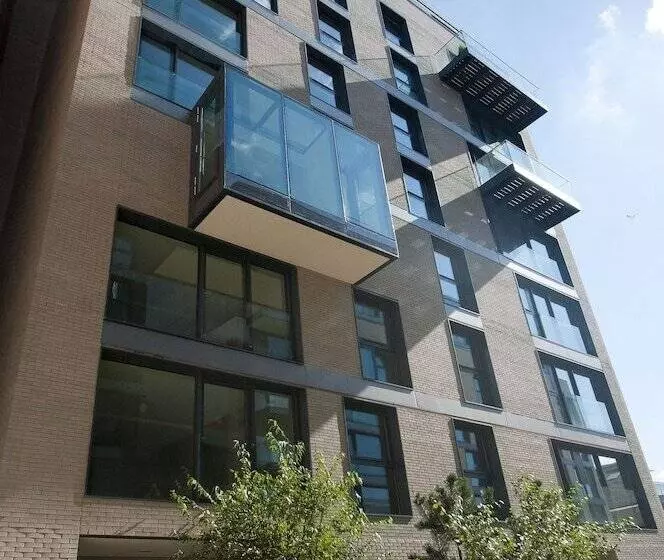 Cleyro Serviced Apartments   Finzels Reach