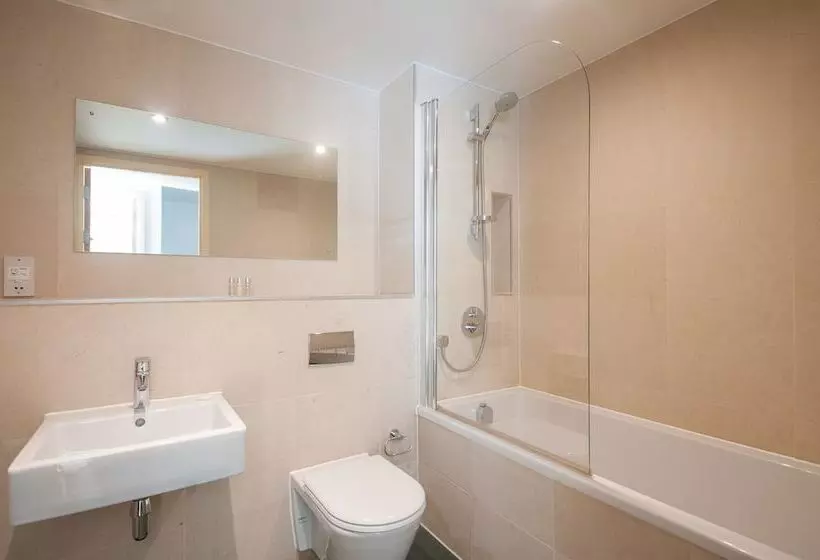 Cleyro Serviced Apartments   Finzels Reach