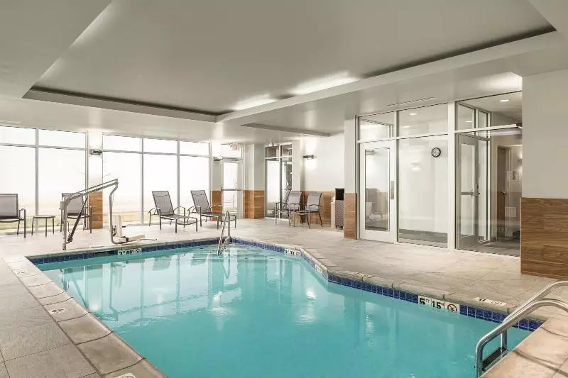 هتل Fairfield Inn & Suites By Marriott Salina