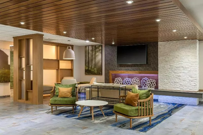 هتل Fairfield Inn & Suites By Marriott Salina