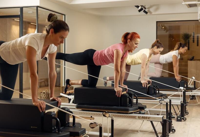 Hotel Harmonia by Dukley