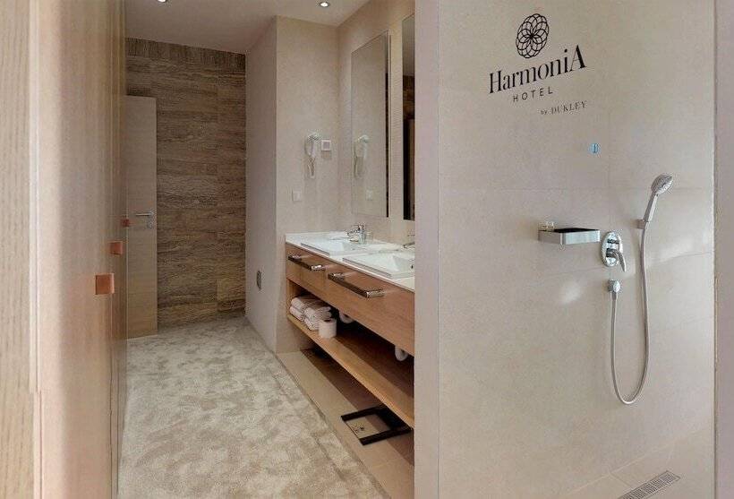 Hotel Harmonia by Dukley