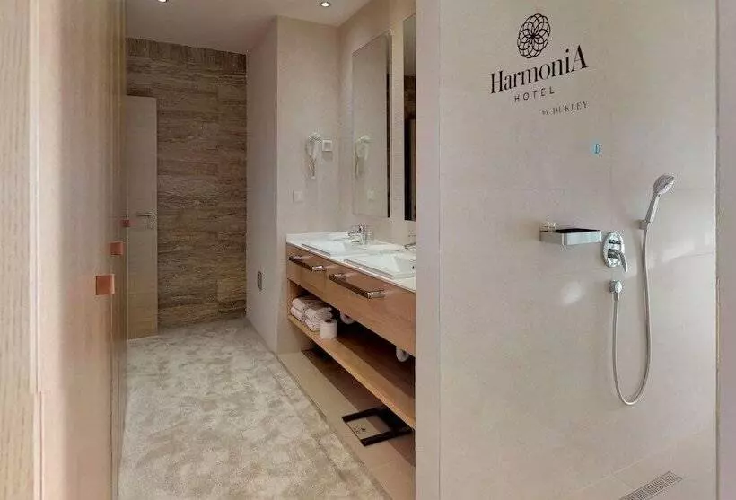 Hotel Harmonia by Dukley