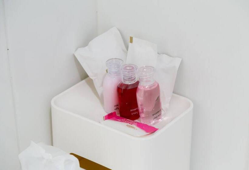 هتل The Canal Ratchaburi