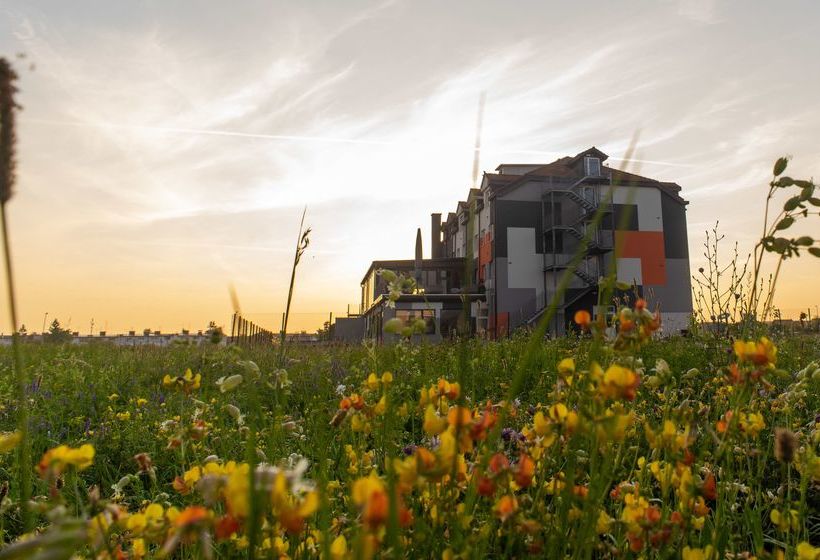 בית מלון כפרי Time