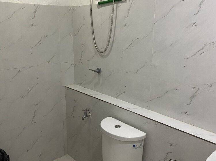 Otel Westcoast Guest House