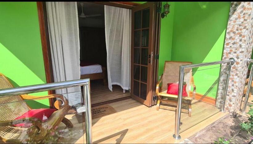 La Digue Holiday Villa