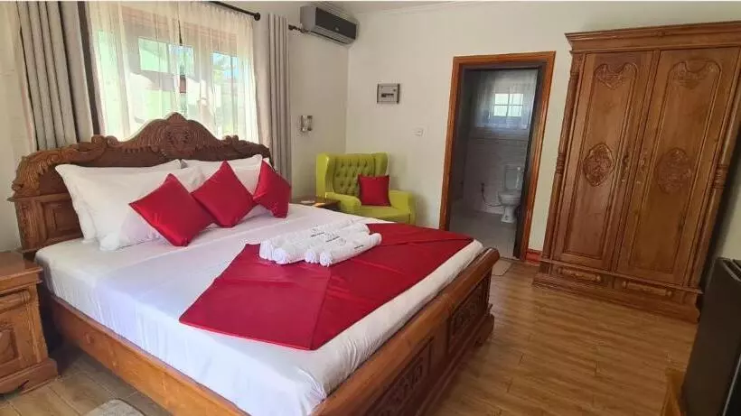 La Digue Holiday Villa