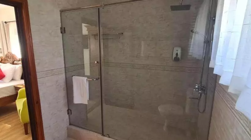 La Digue Holiday Villa