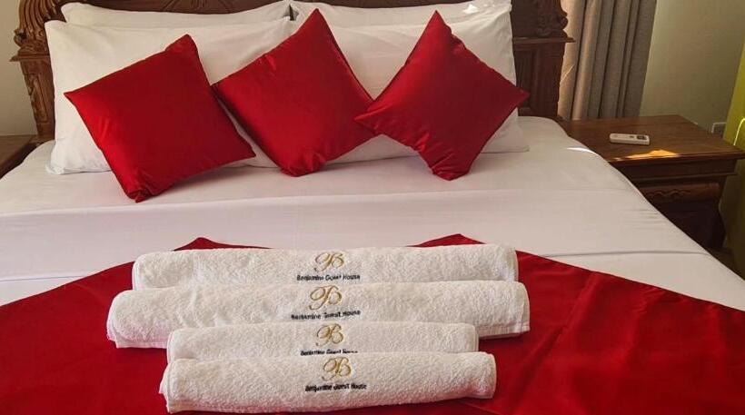 La Digue Holiday Villa