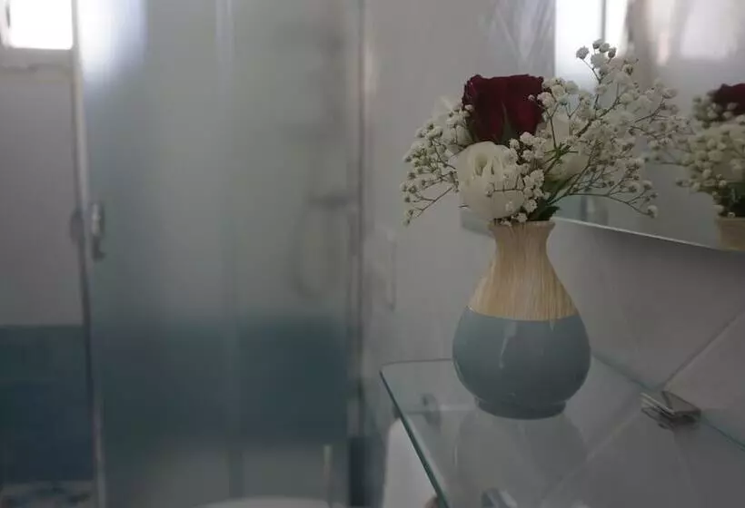 Hotelli B&b Riva Delle Donne