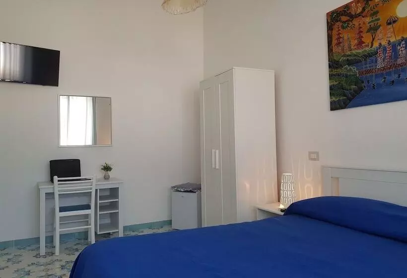 Hotelli B&b Riva Delle Donne