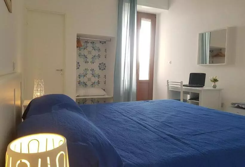 Hotelli B&b Riva Delle Donne