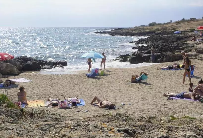 Hotelli B&b Riva Delle Donne