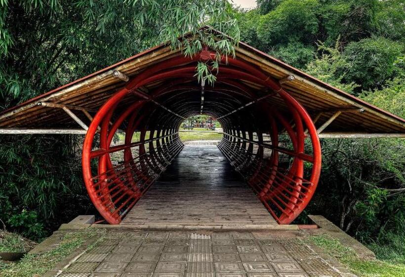 בית מלון כפרי Best Western Puerto Gaitan