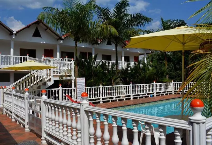 ホテル Campestre La Toscana