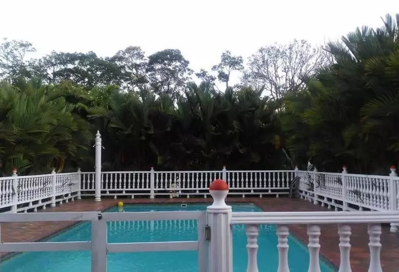 ホテル Campestre La Toscana