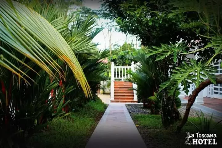 ホテル Campestre La Toscana