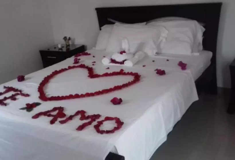 ホテル Campestre La Toscana