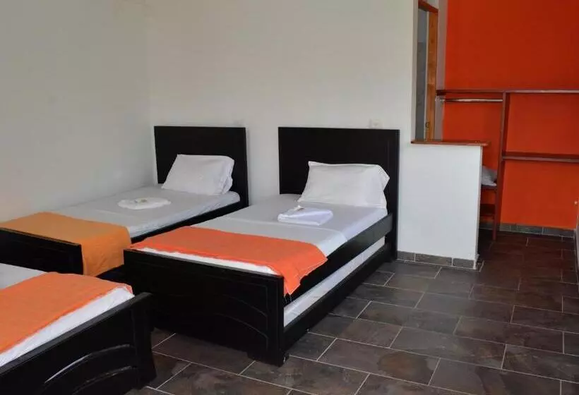 ホテル Campestre La Toscana