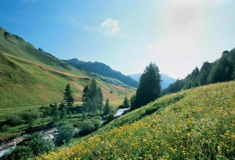 Hotelli Garni Chasa Nova