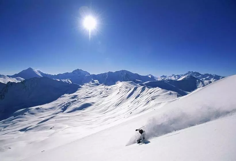 Hotelli Garni Chasa Nova