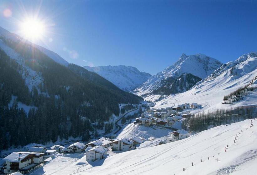 هتل Garni Chasa Nova