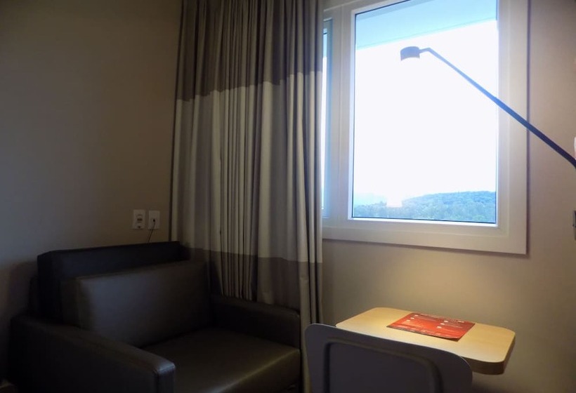 בית מלון כפרי Ibis Erechim