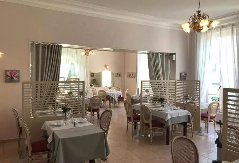 Hotelli Logis  Hostellerie Le Chatel Nangis