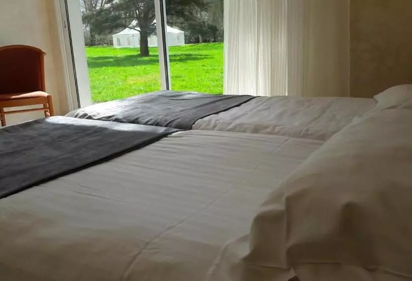 Hotelli Logis  Hostellerie Le Chatel Nangis