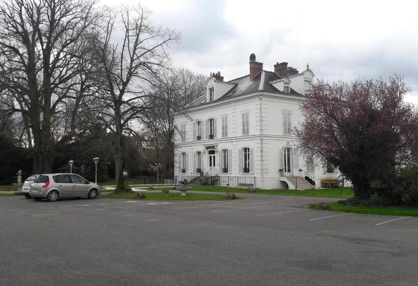 호텔 Logis Hostellerie Le Chatel Nangis