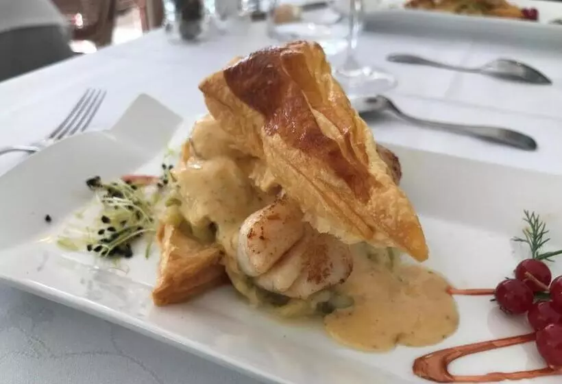 Hotelli Logis  Hostellerie Le Chatel Nangis