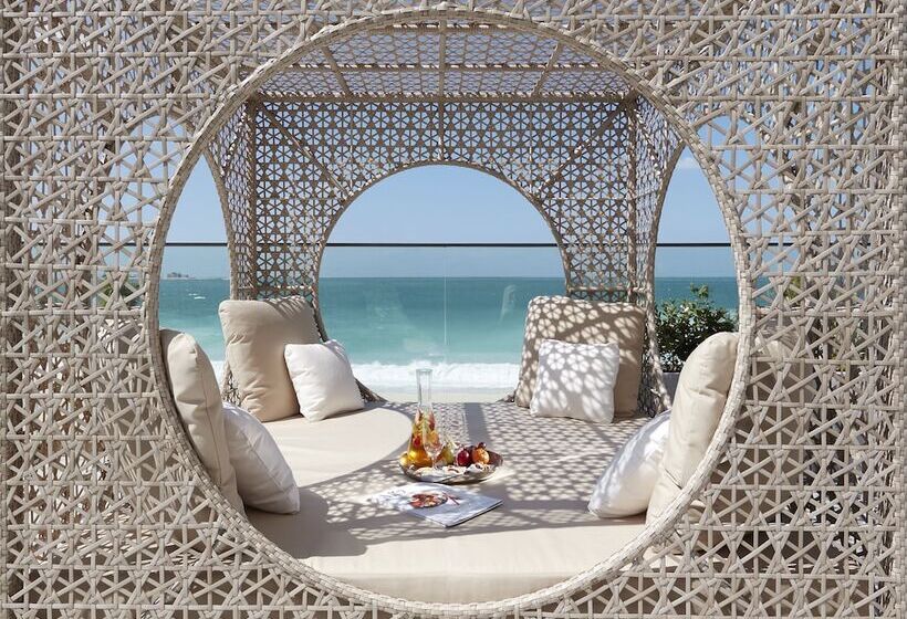 Отель Mandarin Oriental Jumeira Dubai