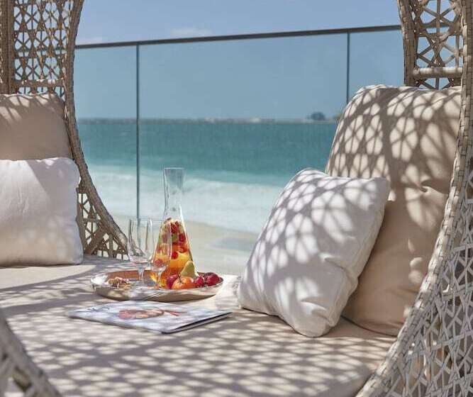 Отель Mandarin Oriental Jumeira Dubai